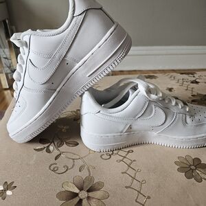 Nike 2020 Wmns Air Force 1 '07 'Triple White' Size 7.5  DD8959-100